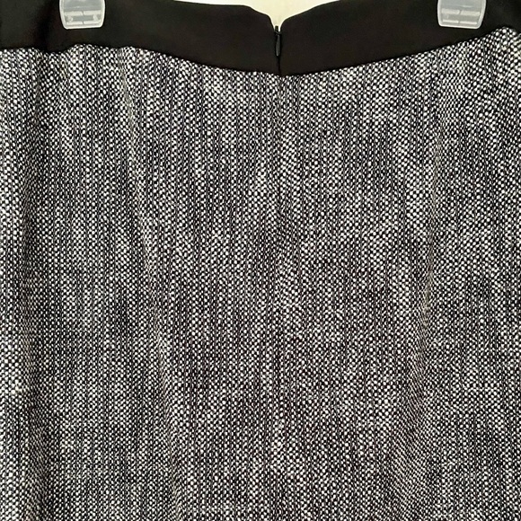 Talbots Herringbone Skirt | Black/White | Size 10P | Pockets, Kick Pleat, Lined - Picture 5 of 7
